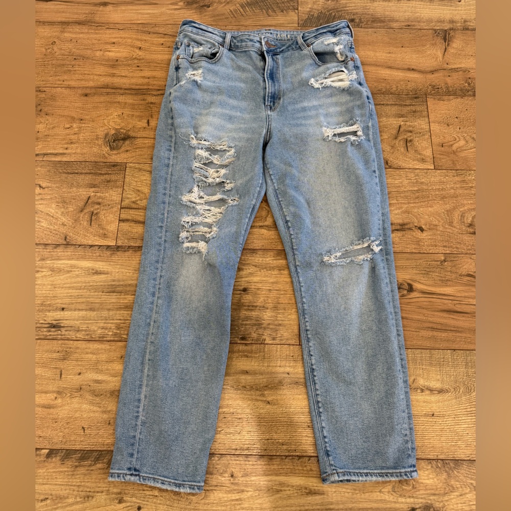 American Eagle Outfitters Light Blue Distressed Jeans